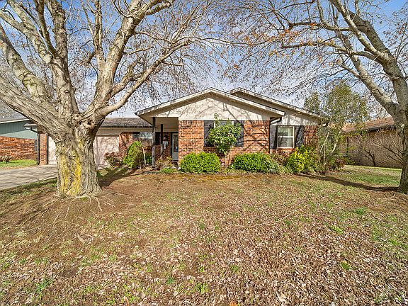2nd image of 1843 Southridge Dr