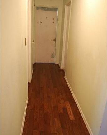 5th image of 322 8th Ave N