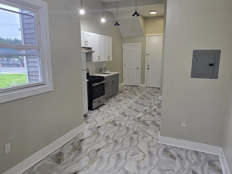 61 16th Ave #2 — Photo 2