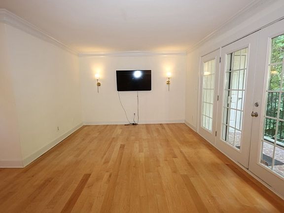 5th image of 311 Peachtree Hills Ave NE APT 11C