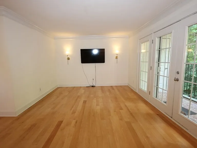 311 Peachtree Hills Ave NE #11C — Photo 5