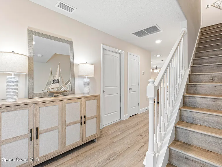 188 Hidden Woods Pl — Photo 2