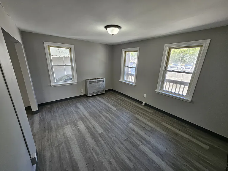 12 Van Buren St #A — Photo 18