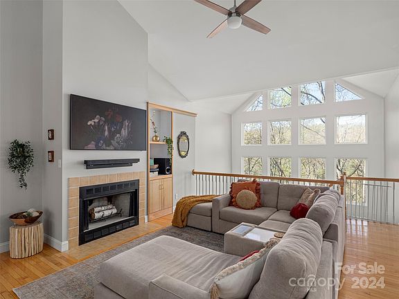 5th image of 35 Cedar Dr