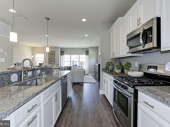 5th image of 36006 Auburn Way