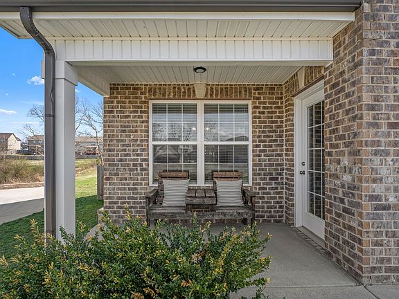 5th image of 1108 Barnhill Rd