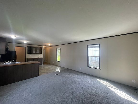3rd image of 87 E Manor St