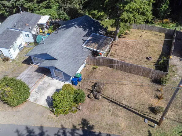 151 SE South Forty Ln, Depoe Bay, OR 97341