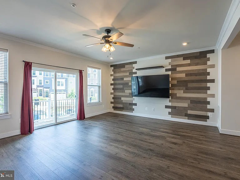 6069 Dreher Ct — Photo 6