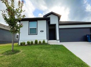 207 NW Pinwheel St #207, Gentry, AR 72734