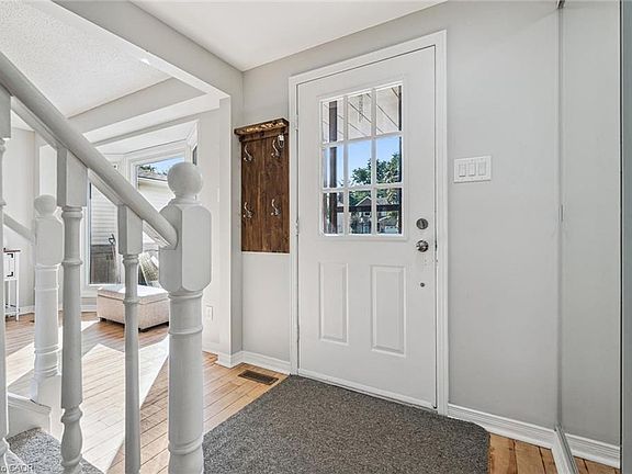 5th image of 54 Royal Orchard Pl