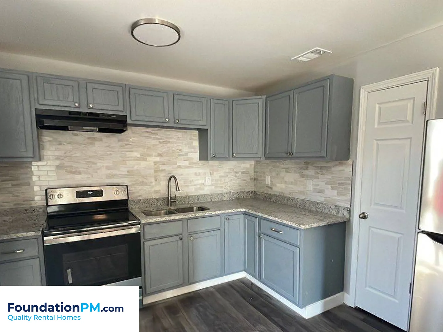 2435 Alcy Manor Lane(P.V) - 104 — Photo 3