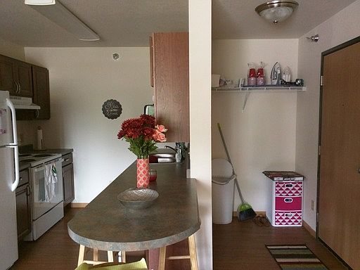 4th image of 1228 Pine St APT 3