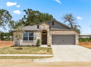 1512 Edgeway Dr, Aubrey, TX 76227