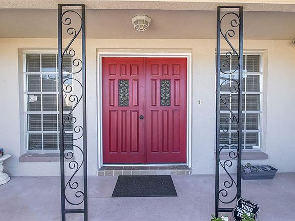 3rd image of 10328 Holly Dr