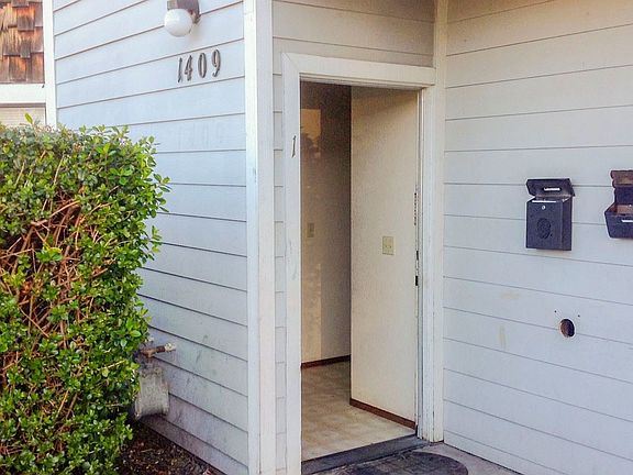 3rd image of 1409 Williams St APT 1