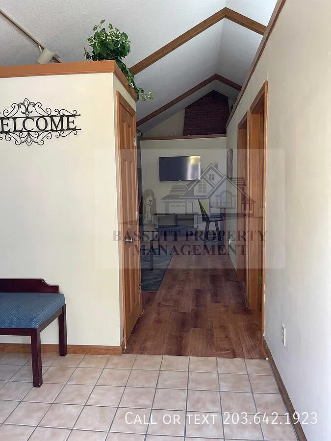 2 bed, 1.0 bath, 750 sqft, $1,995 — Photo 3