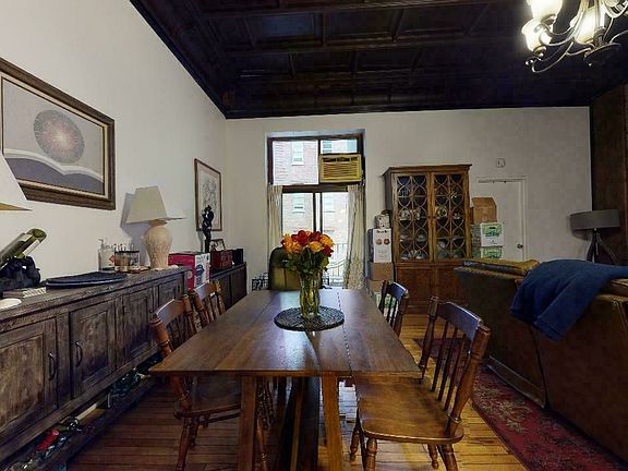 2nd image of 16 W 82nd St APT 1B