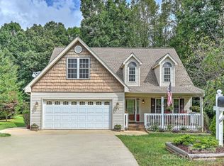 68 Locust Meadow Ln, Weaverville, NC 28787