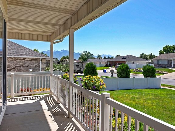 3rd image of 4648 W Black Elk Way