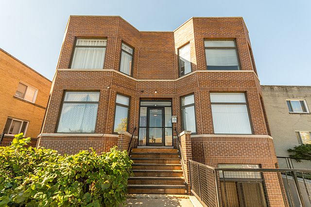 1st image of 5644 N California Ave #Gs