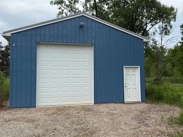 10696 Dunnigan Rd, Emmett, MI 48022