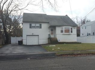 11 Roosevelt St, Nutley, NJ 07110