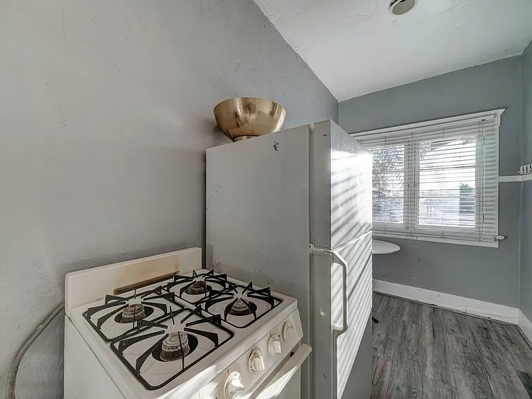 1121 N 5th St — Photo 13