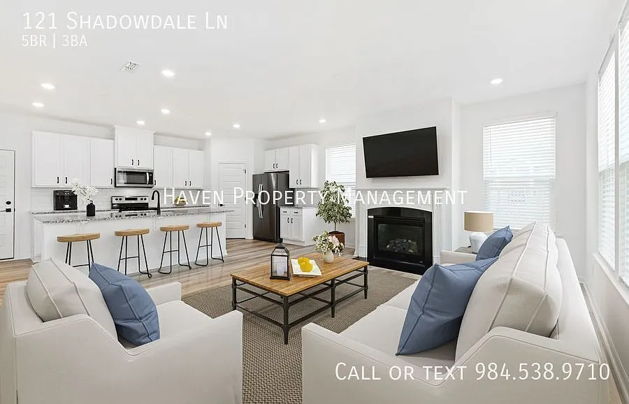 First Month's Rent Promotion! - Elegant 5-Bedroom Home with Modern Luxury Touches — Photo 3