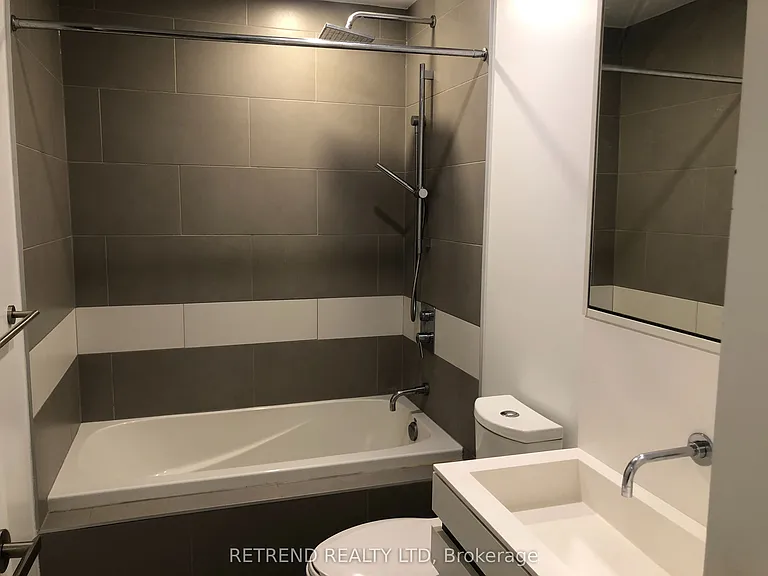 197 Yonge St #4704 — Photo 33