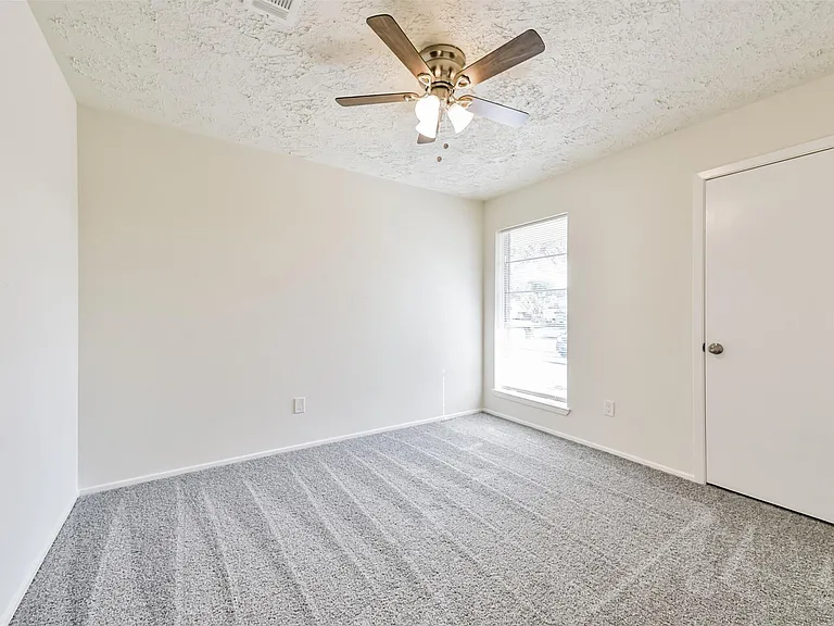 9563 Sutter Park Ln — Photo 17