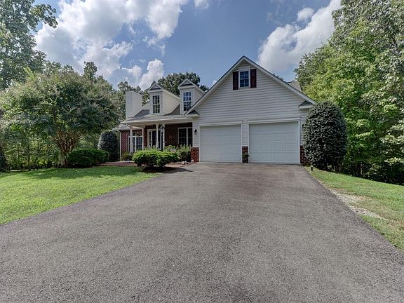 2nd image of 1070 Chapel Woods Dr