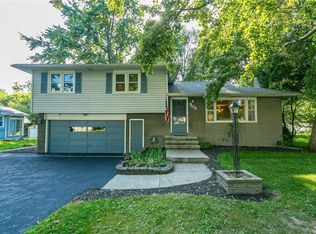 303 Bay View Rd, Rochester, NY 14609