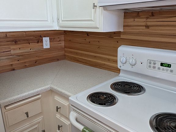 5th image of 6930 Hyde Park Dr Unit 126
