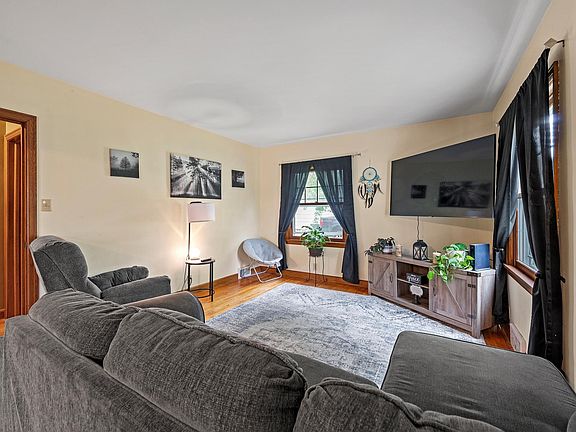 3rd image of 203 South St