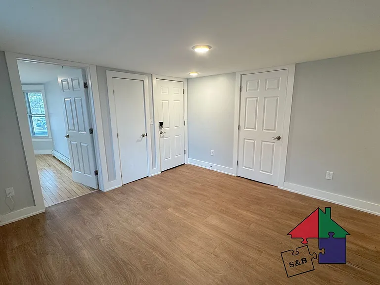 166 N Winooski Ave — Photo 4
