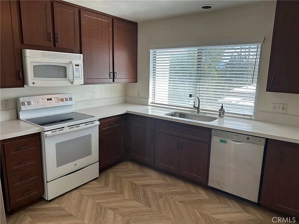 3 bed, 1461 sqft, $3,600 — Photo 4