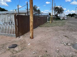 1212 5th St, Seagraves, TX 79359