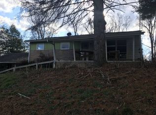 378 Holdren Rd, Little Hocking, OH 45742