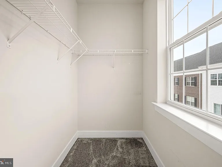 127 Gaslight Aly — Photo 19