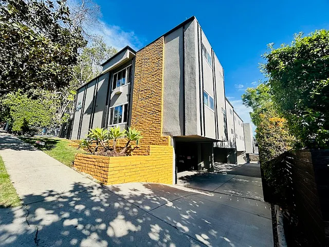 710 N La Fayette Park Pl #8 — Photo 15