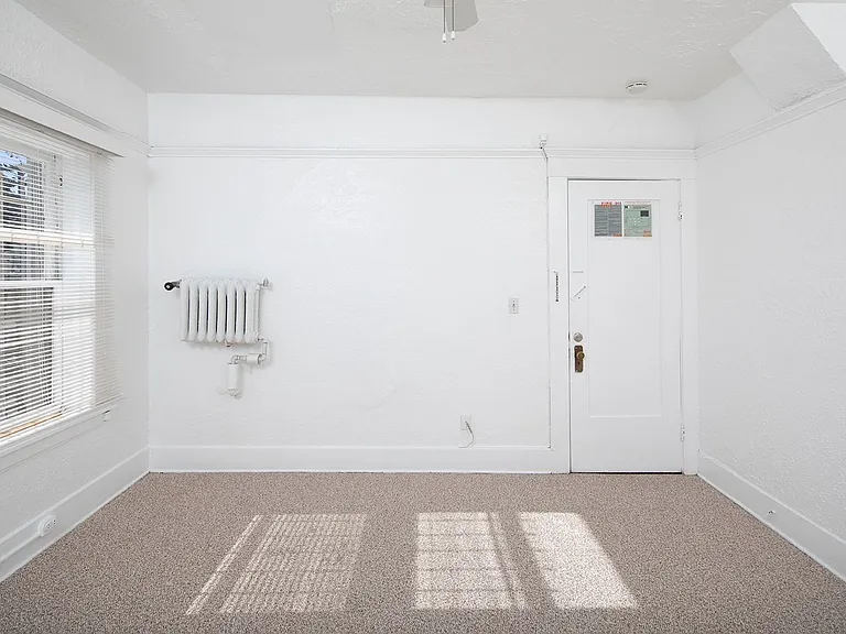 Windsor Apartments — Photo 4