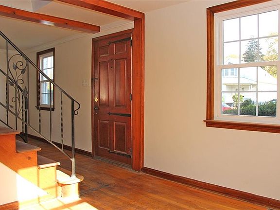 4th image of 2728 Oakwood St