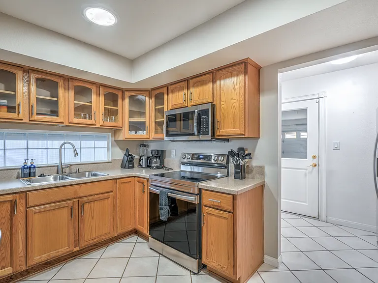 3445 Toquima Cir — Photo 26