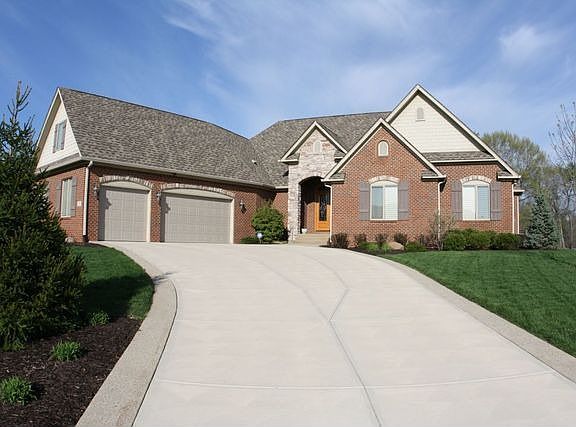 3rd image of 4928 Benthaven Dr W