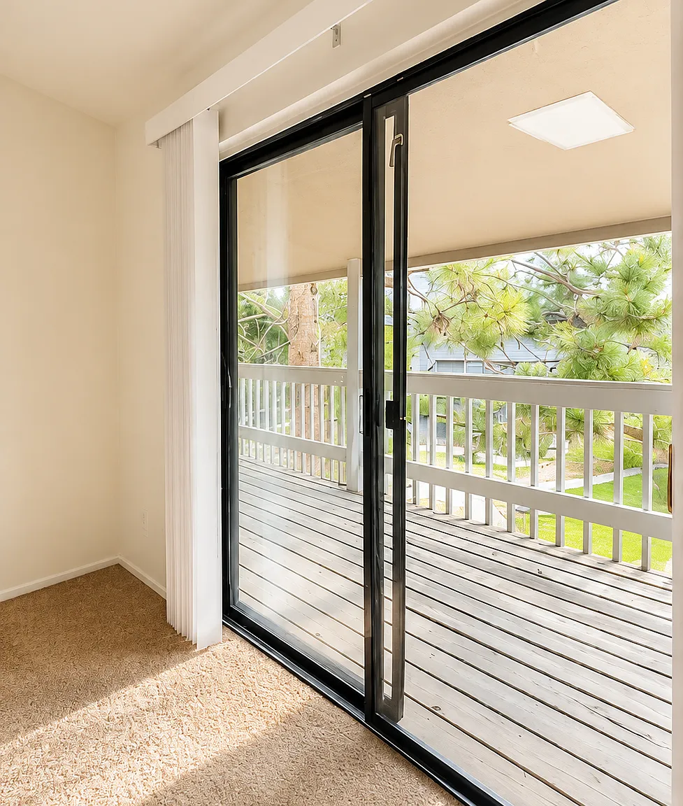 3 bed, 1177 sqft, $2,400 — Photo 4