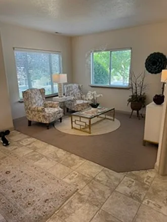 625 S Edgewood Dr E — Photo 50