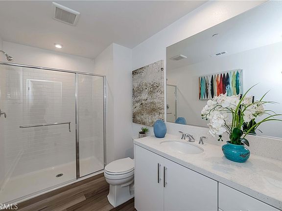 3rd image of 1403 W Bushell St