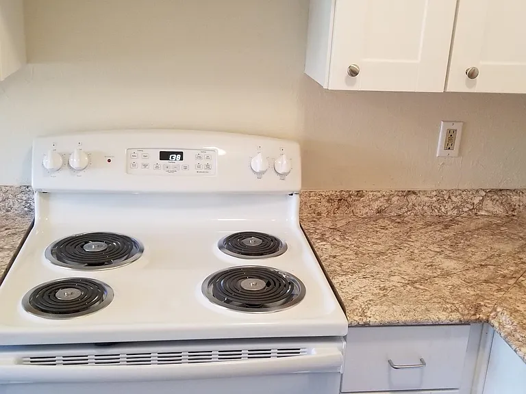 110 S Avenue M — Photo 18