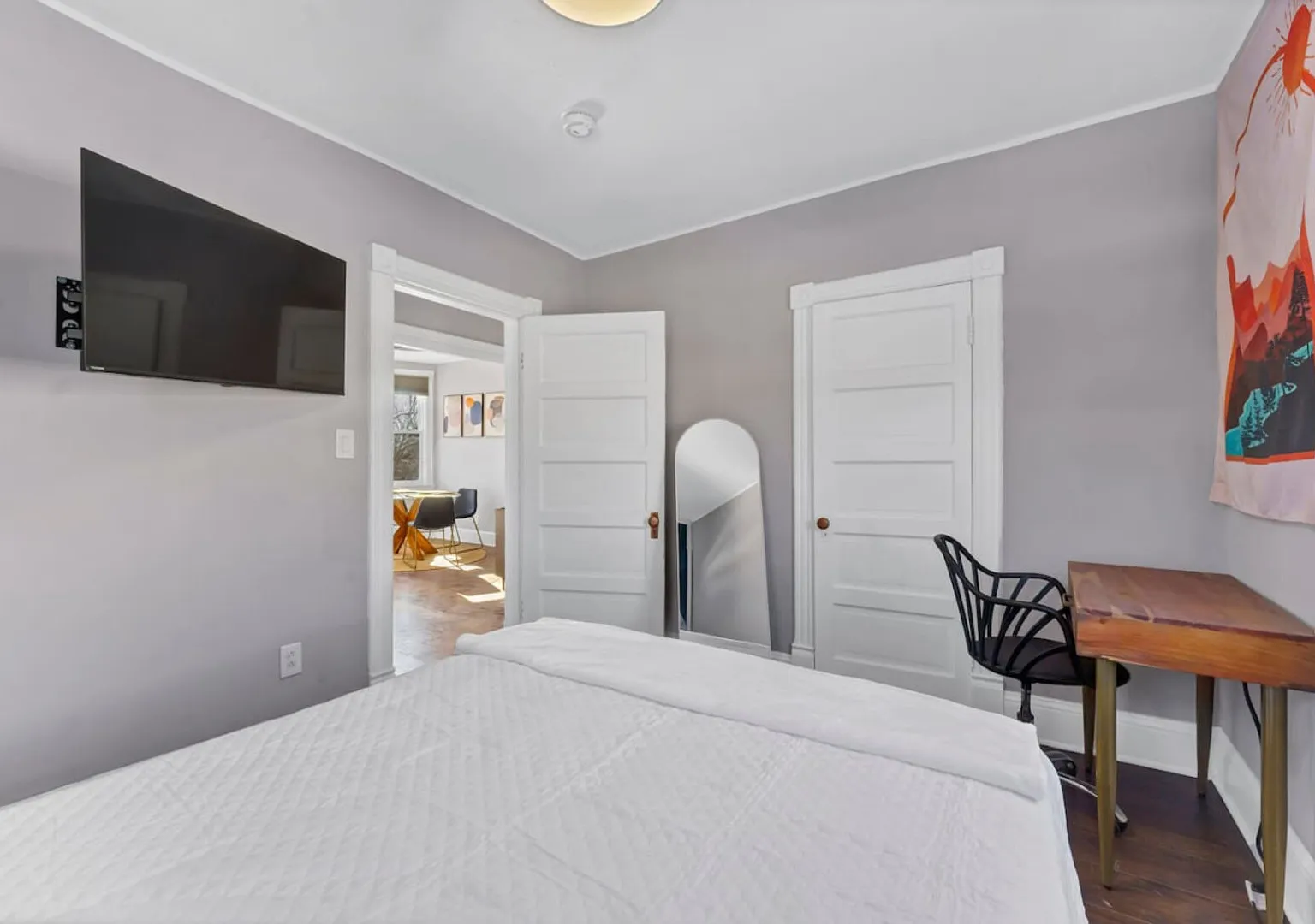 2 BR Haven in the Pulse of the DC's Vibrant Buzz! #3 — Photo 3